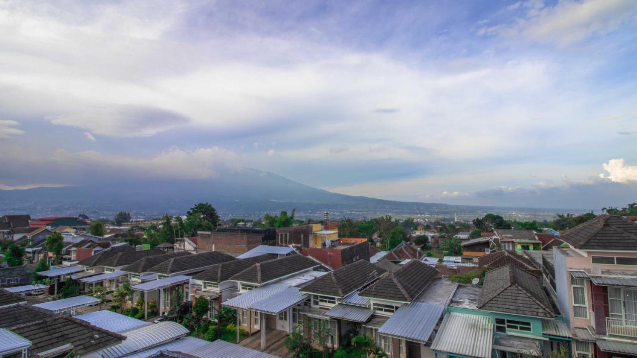 Villa El Nino 5 Bedroom Dengan Rooftop Mountain View Batu  Zewnętrze zdjęcie
